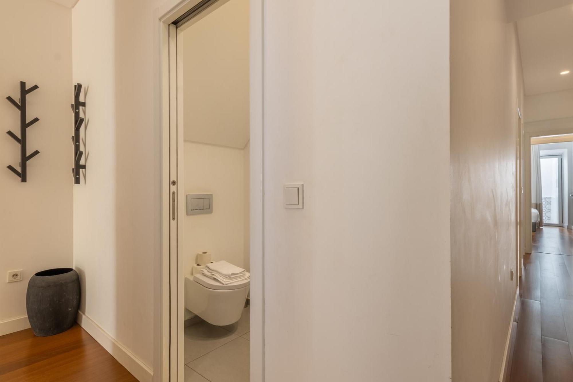 Modern 3Br, Terrace, Ac/Heating & Self Check-In Apartment Lisbon Exterior photo
