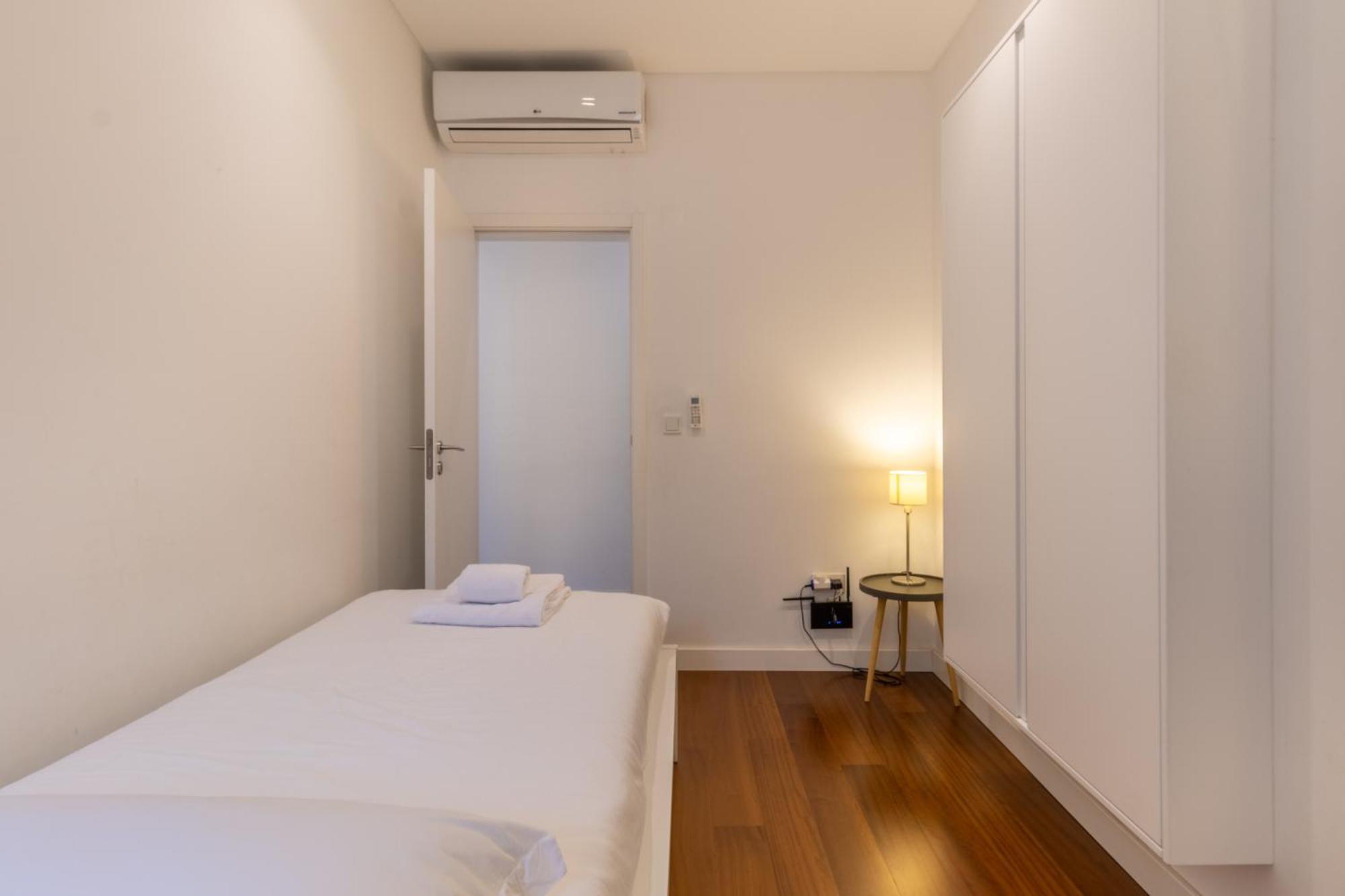 Modern 3Br, Terrace, Ac/Heating & Self Check-In Apartment Lisbon Exterior photo