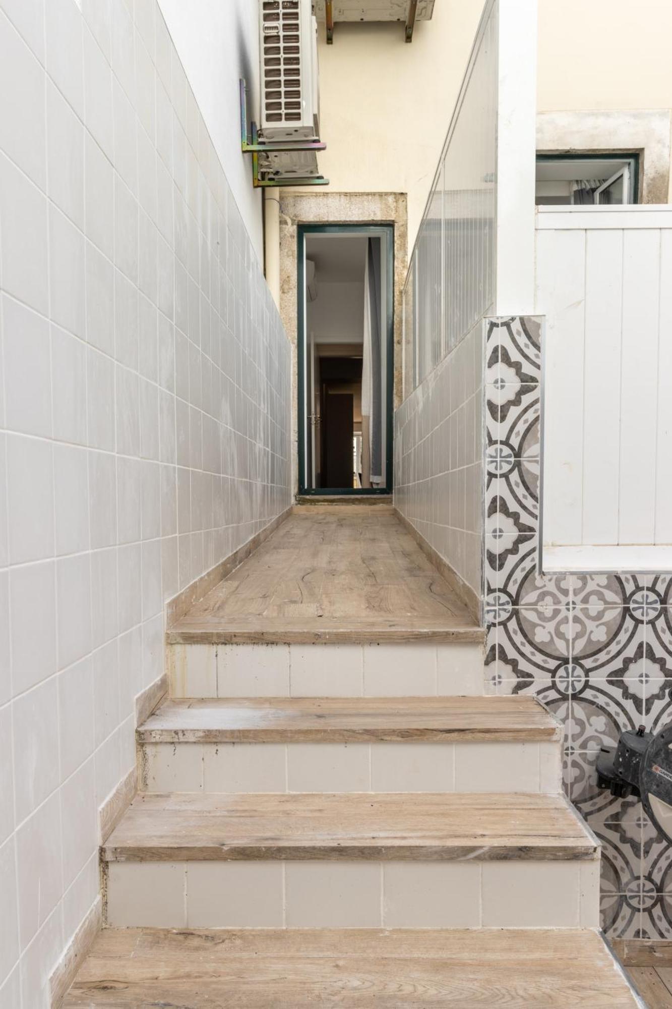 Modern 3Br, Terrace, Ac/Heating & Self Check-In Apartment Lisbon Exterior photo