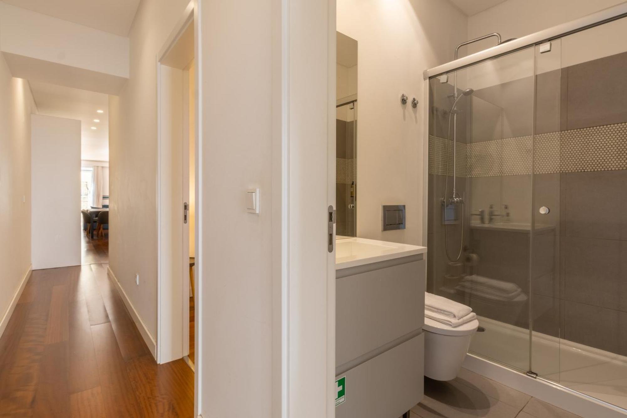 Modern 3Br, Terrace, Ac/Heating & Self Check-In Apartment Lisbon Exterior photo