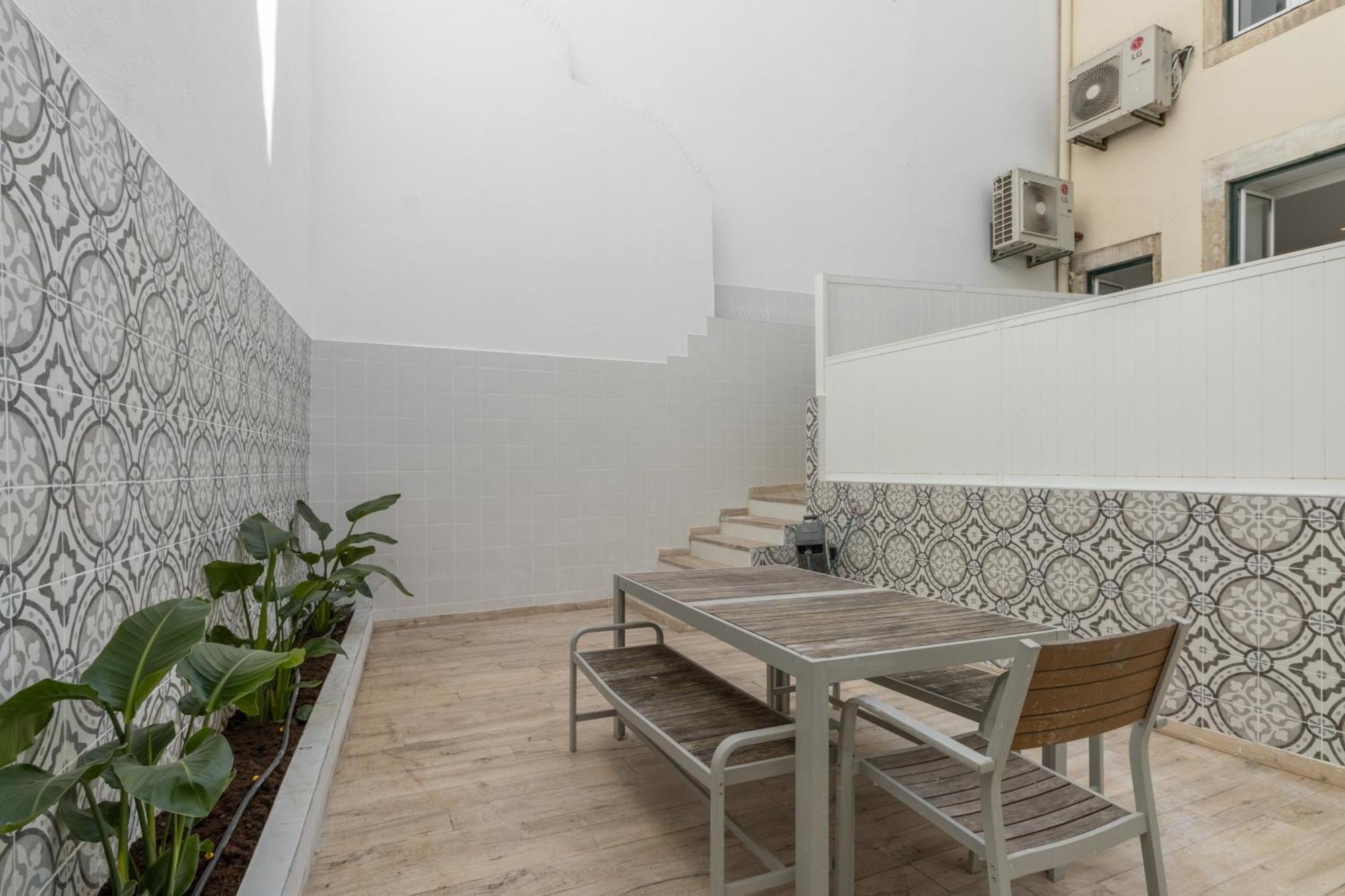 Modern 3Br, Terrace, Ac/Heating & Self Check-In Apartment Lisbon Exterior photo